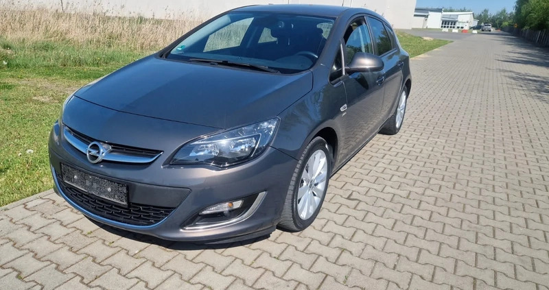 Opel Astra cena 32900 przebieg: 128444, rok produkcji 2013 z Gniezno małe 466